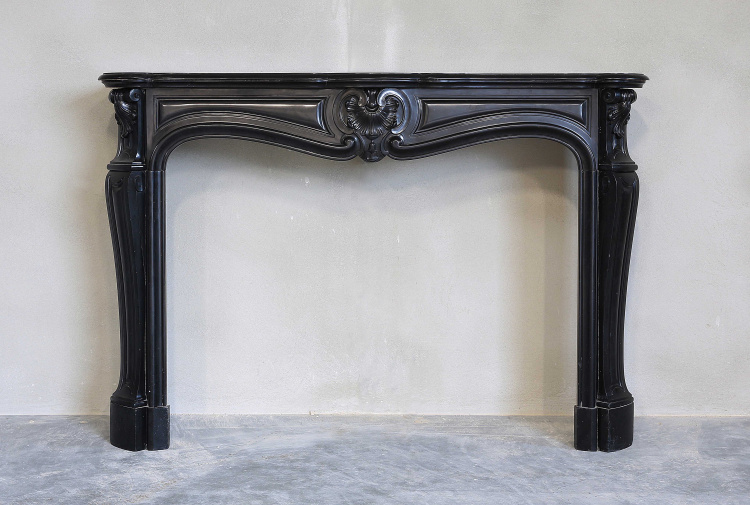 sierlijke Noir de Mazy schouw