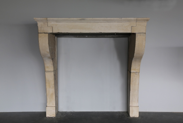 antieke campagnarde schouw
