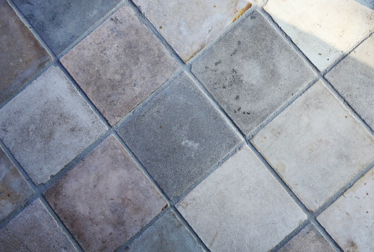 Oude cementtegels